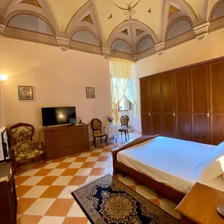 Casa Ambra 4*